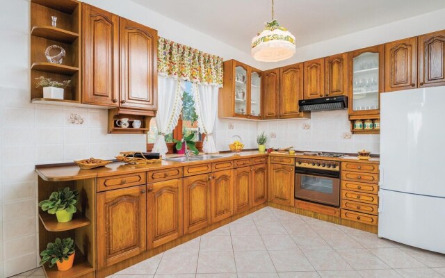 Stunning Apartment in Nedescina With Wifi and 3 Bedrooms