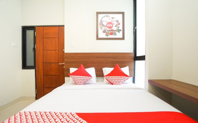 The Colins by OYO Rooms