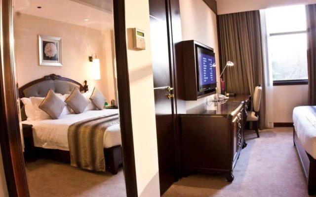 Amazing Duplex Suite Available