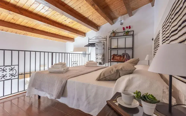 Salomone Apartment 15 With Terrace by Wonderful Italy