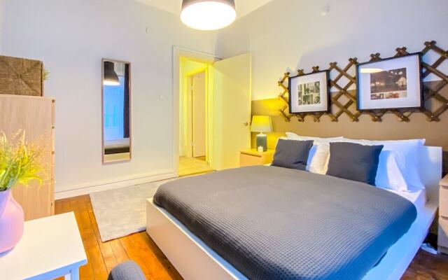 Sleek Flat Within Walking Distance to Pera Museum