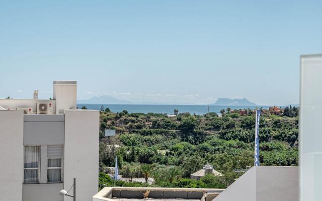 LM351A- Luxury 3 bed family apartment