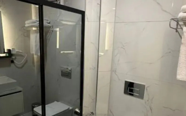 Ren Business Hotel