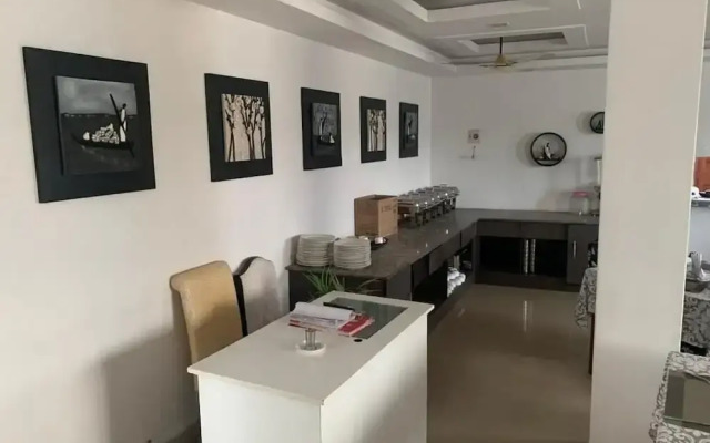 Airport Hotel
