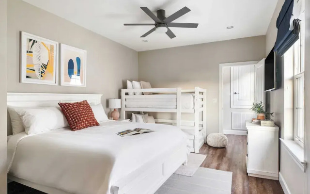 Sleeps 18! Private Pool, Hot Tub, Near Beach Miramar Dream House by Avantstay