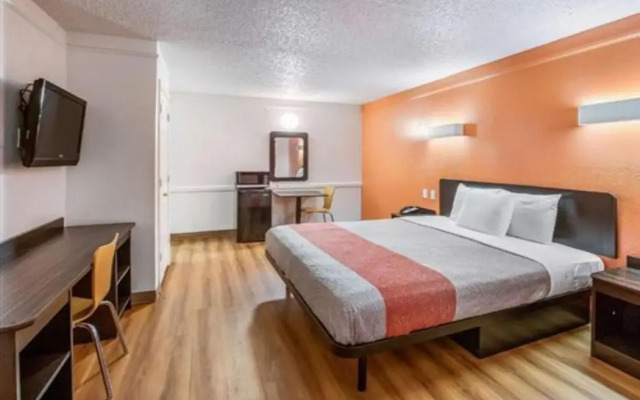 Motel 6 Euless, TX - DFW West