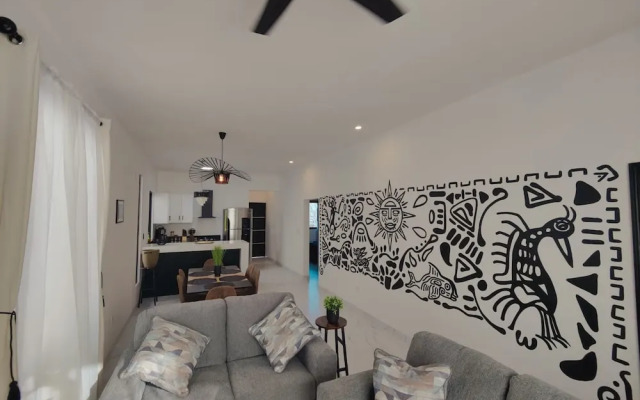 Beautiful 3bed 2bath new Home With Pool in Town