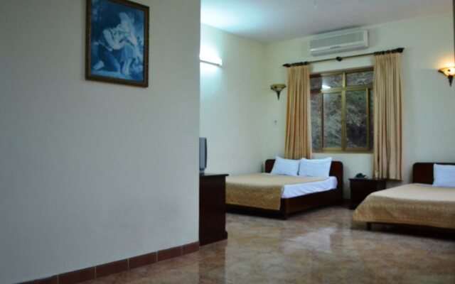 Cat Ba Plaza Hotel