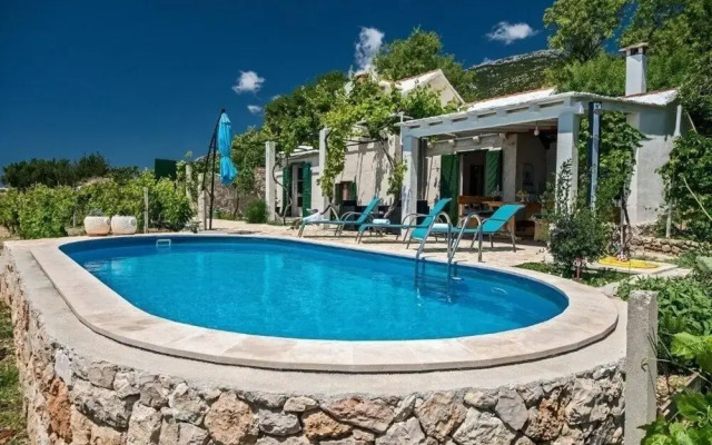 Ivo - House With Pool - H