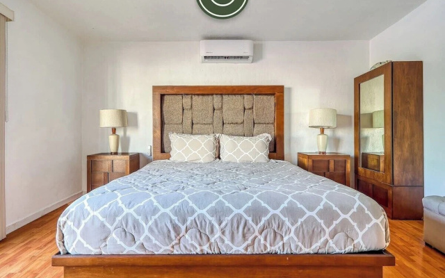2 BR Condo in Hotel - Beach - Pools - Kids Club