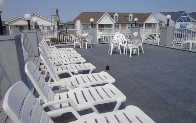 Quarterdeck Motel