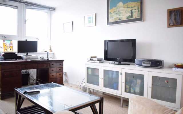 2 Bedroom Flat in the Heart of London