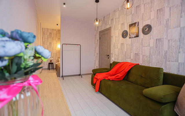 Квартиры у Петровны на улице Июльских Дней 1к1