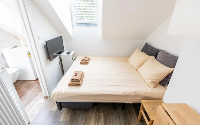 Petite central studio