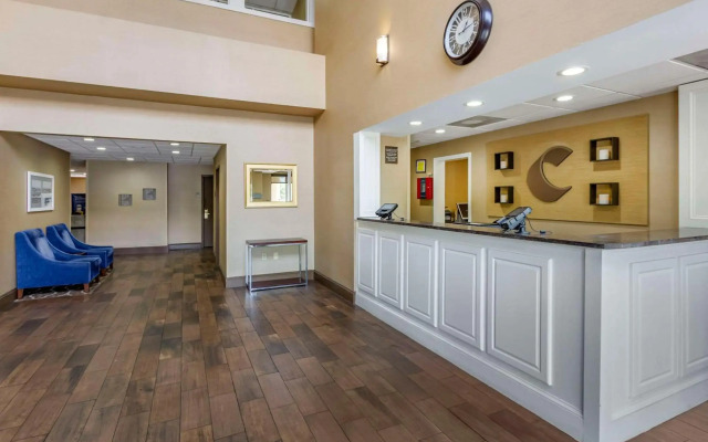 Comfort Suites