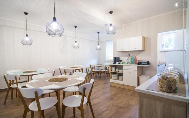 HOP HOUSE Garni Hotel