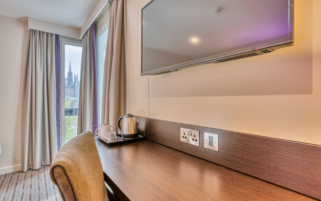 Premier Inn Edinburgh Cc - Waverley