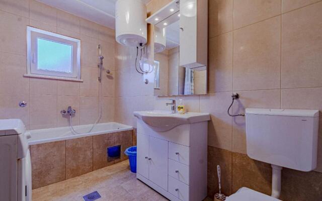 S2 - Modern Studio, Just 50m From the Beach