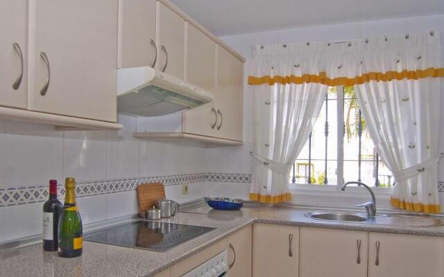 Spacious 2 Bed Apartment in Calahonda