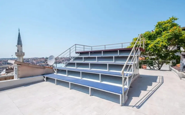 Flat With Backyard Close to Galata Tower