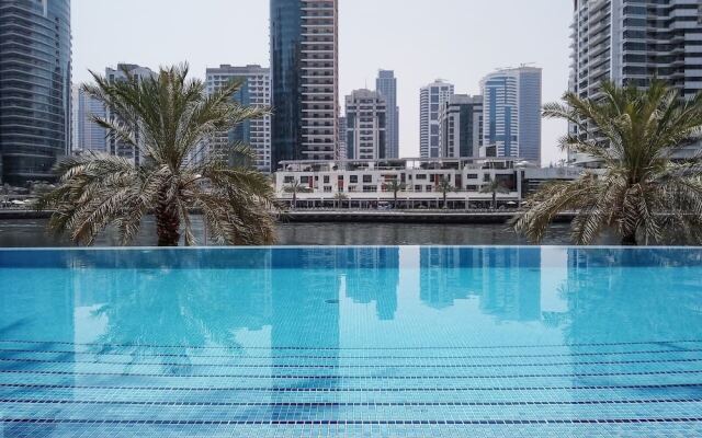 Impressive 1BR w/ Incredible Marina Views!