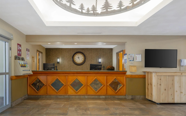 Best Western Plus Valemount Inn & Suites