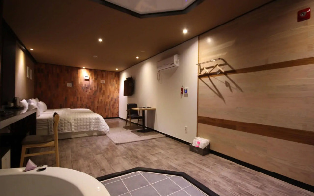 G7 Hotel
