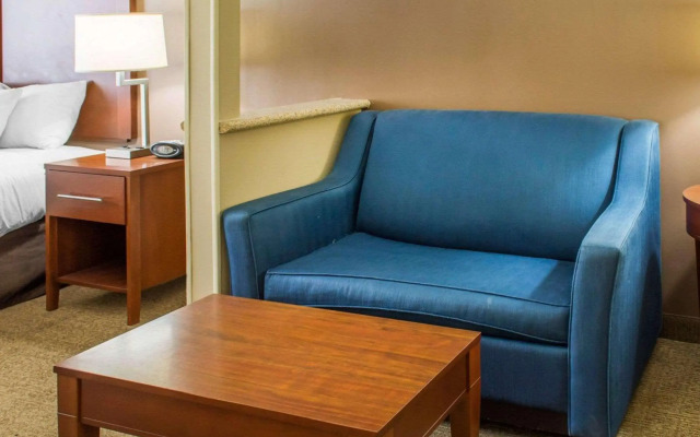 Quality Suites Waldorf