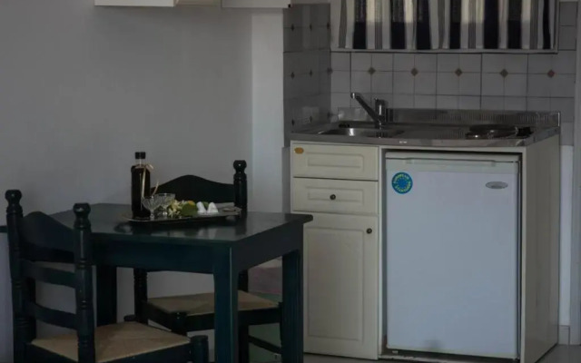 Christina Perlia Studios