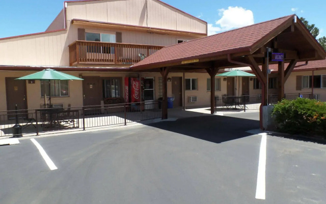 Peak To Peak Lodge