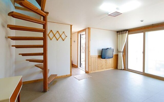 Pohang Hwajin Villa Pension