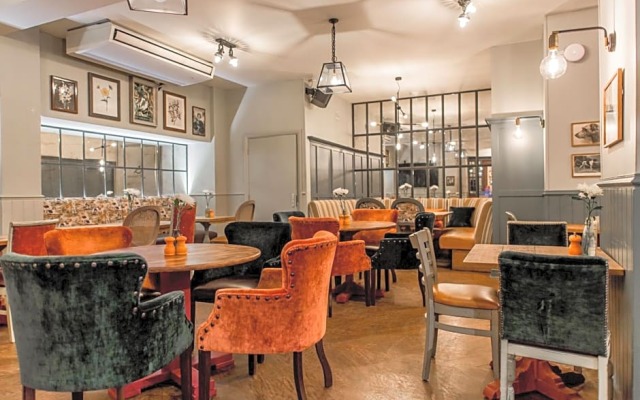 Orange Tree Hotel