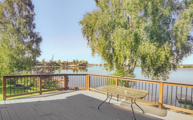 Lakefront Fairbanks Home w/ Private Beach!