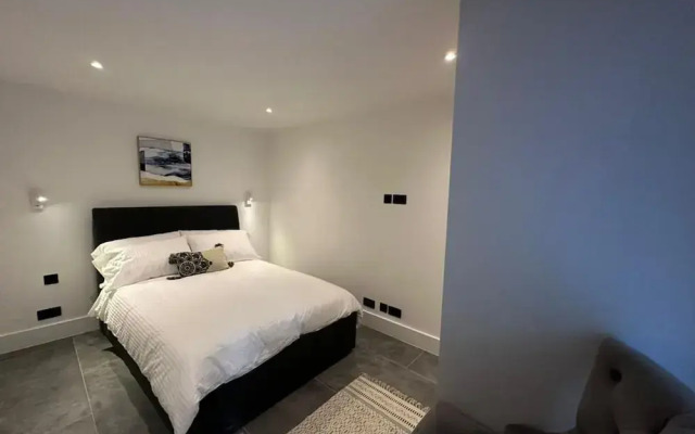 Stylish Two Bedroom House In Kilburn