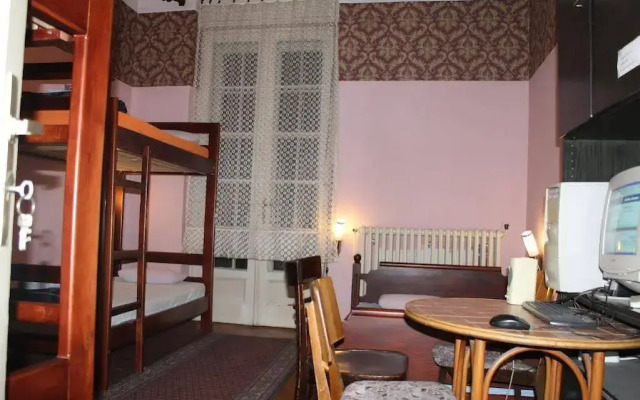 Tash Inn Hostel