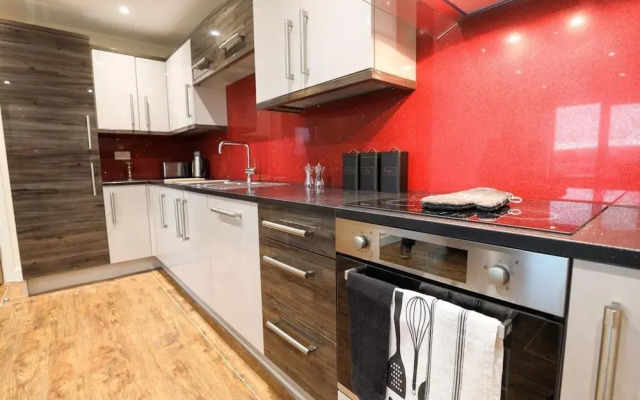 Stunning 3-bed Apartment