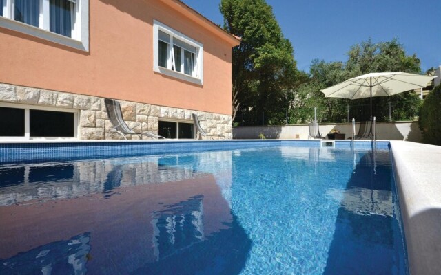 Nice Home in Split With Wifi and 4 Bedrooms