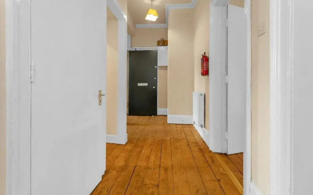 Edinburgh City Centre Jasmine Apartment -SLEEPS 7