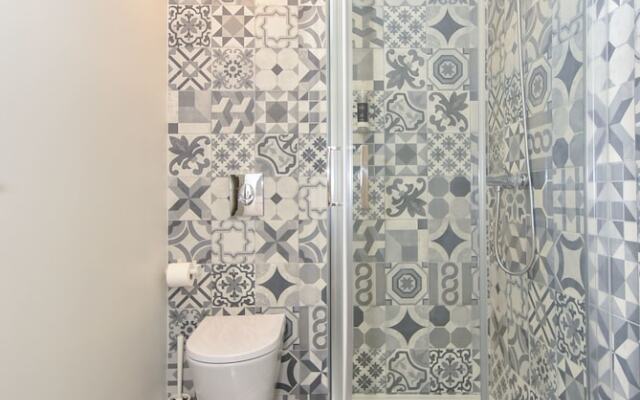 Live Porto & Douro - Almada