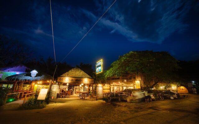 La Oveja Negra Tamarindo Hostel and Surf Camp - Adults Only