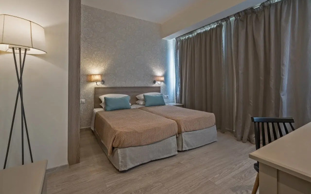 Icarus Suites &  Apartments