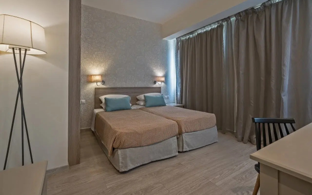 Icarus Suites & Apartments