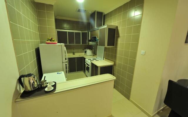 Al Janaderia Suites 7