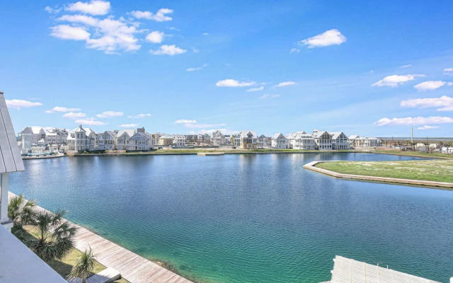 Lakeside Luxury 230 LAK