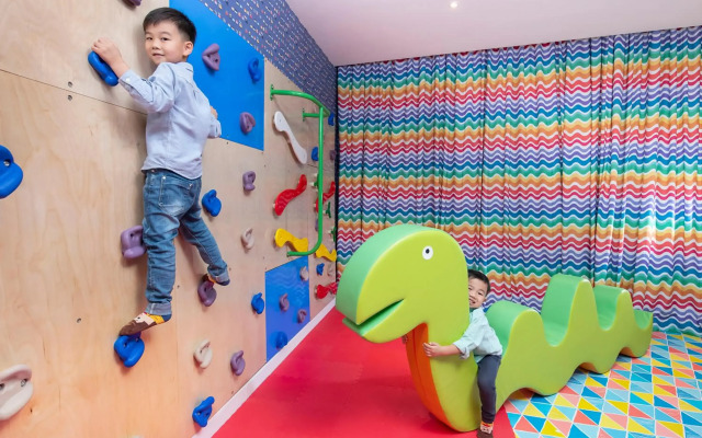 Dorsett Tsuen Wan, Hong Kong