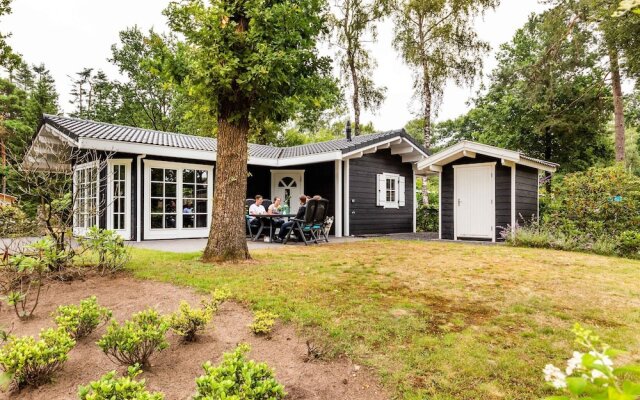 Comfy Chalet in a Holiday Park Near De Veluwe