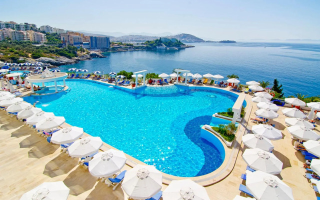 Korumar Deluxe Hotel