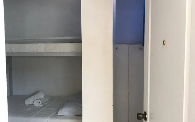 University Condotel by Oyo Rooms