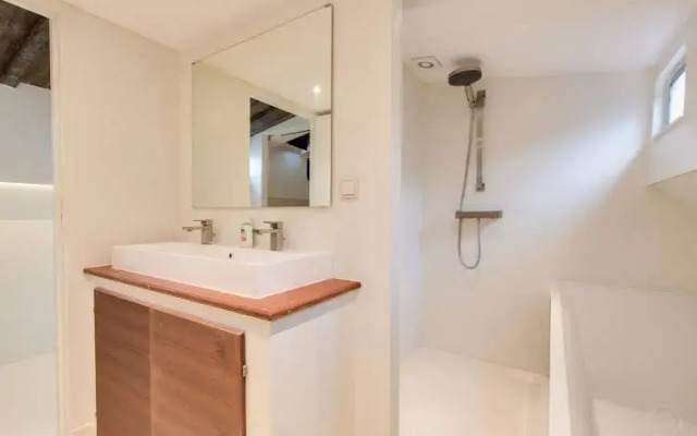 Western Docklands Area Apartments