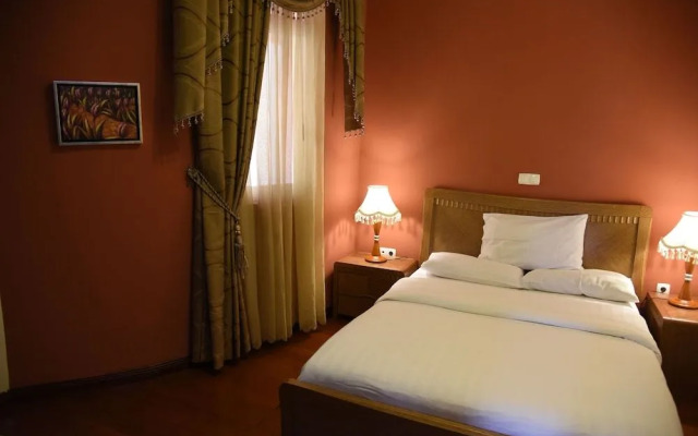 Diplomat Luxury Furnished Apartments